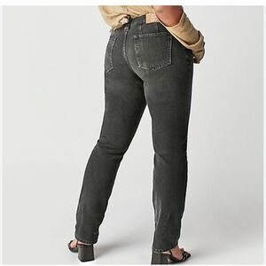 Nwt FREE PEOPLE curvy siren low rise straight jeans sz 32